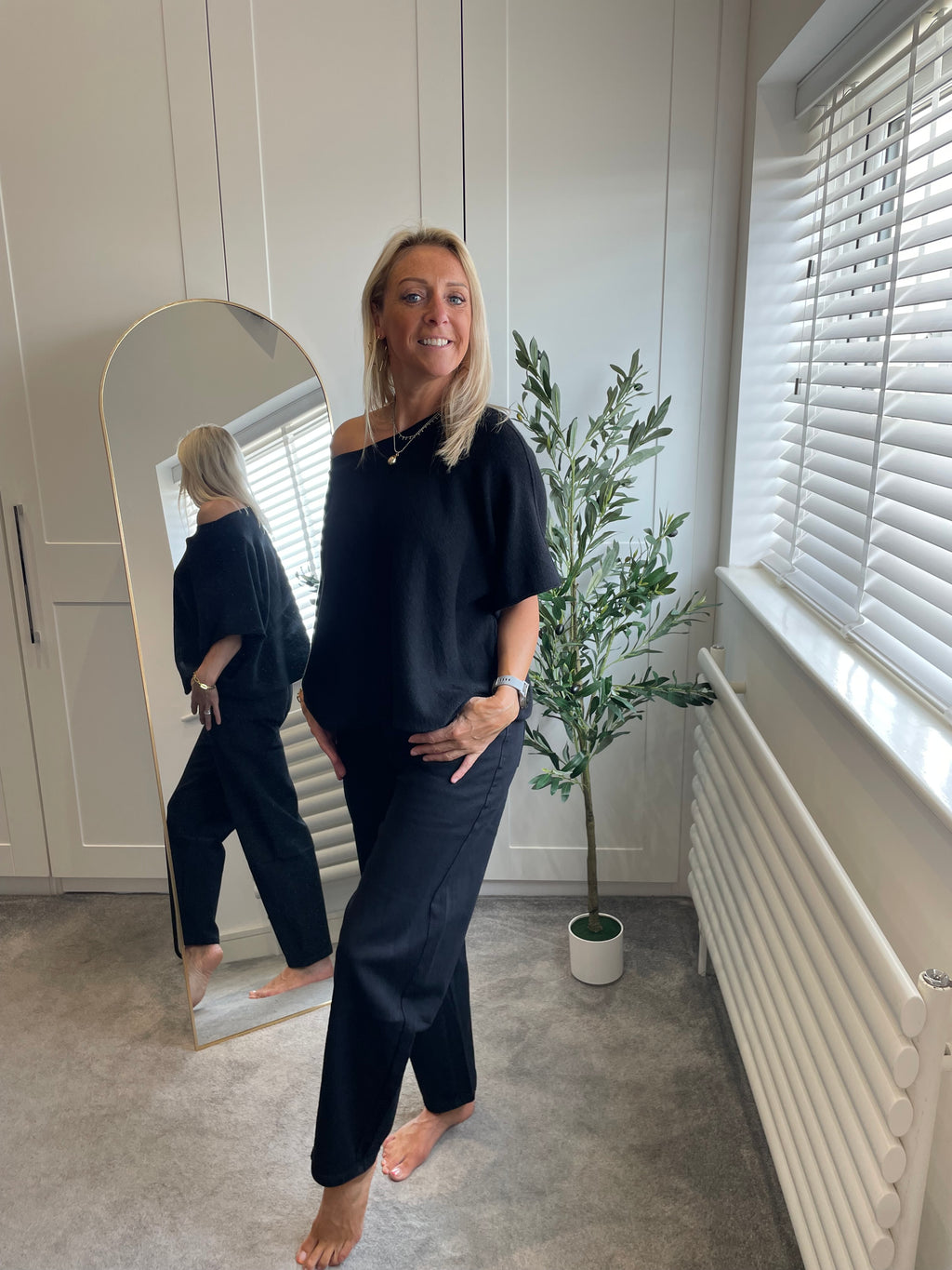 Black Barrel Jeans